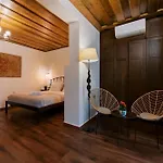 Zacosta - A Heritage 4*