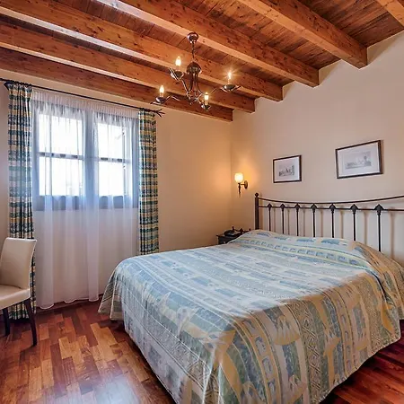 Zacosta Bed & Breakfast Rhodes City