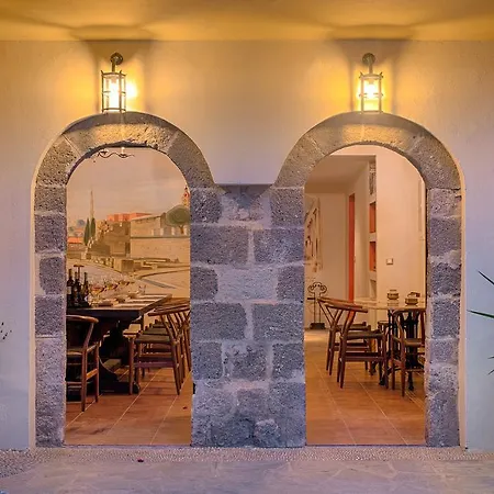 Zacosta - A Heritage Bed and Breakfast Rhodes City